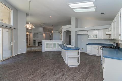 1446 E Parkview Ct, Visalia, CA 93292 photo 8