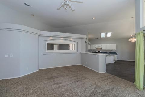 1446 E Parkview Ct, Visalia, CA 93292 photo 4