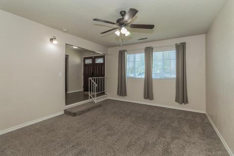 1474 Ashland Dr, Lemoore, CA 93245 photo 4