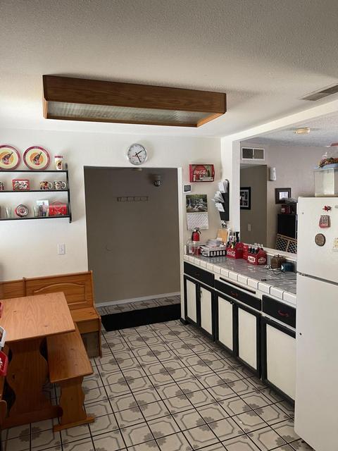 916 E Ivy St, Hanford, CA 93230 photo 4