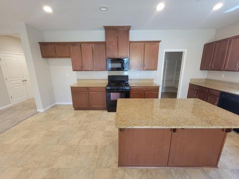 3909 E Cypress Ave, Visalia, CA 93292 photo 4