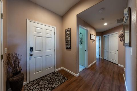1417 Monarch Dr, Lemoore, CA 93245 photo 4