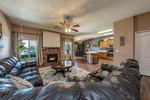 1417 Monarch Dr, Lemoore, CA 93245 photo 5