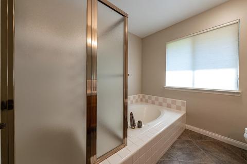 380 S Acacia Dr, Lemoore, CA 93245 photo 21