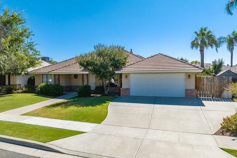 380 S Acacia Dr, Lemoore, CA 93245 photo 2