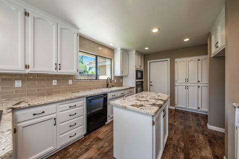 380 S Acacia Dr, Lemoore, CA 93245 photo 11