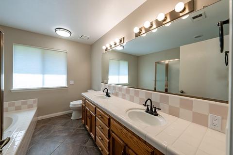 380 S Acacia Dr, Lemoore, CA 93245 photo 20