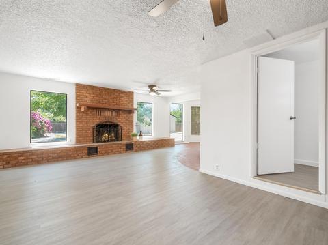 525 W D St, Lemoore, CA 93245 photo 4