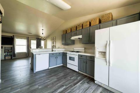 4336 E Paradise Ave, Visalia, CA 93292 photo 5