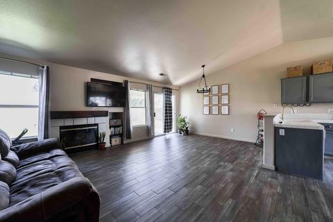 4336 E Paradise Ave, Visalia, CA 93292 photo 2