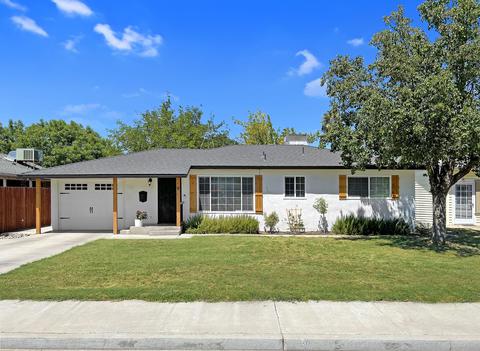 9 N Olive St, Lemoore, CA 93245 photo 1