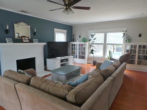 209 E 11th St, Hanford, CA 93230 photo 11