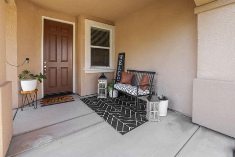 1110 E Copper Ct, Visalia, CA 93292 photo 4
