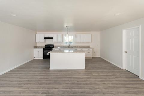 725 N E St, Tulare, CA 93274 photo 32