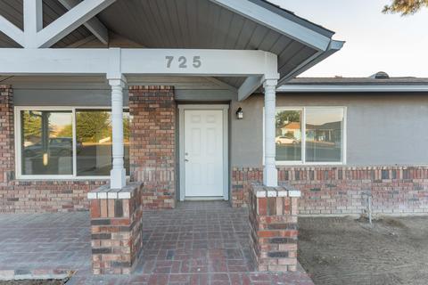 725 N E St, Tulare, CA 93274 photo 6