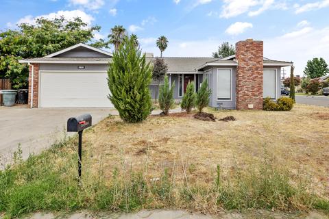 698 Tamarack Ln, Lemoore, CA 93245 photo 1