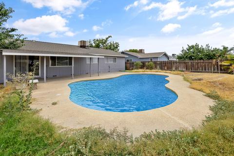 698 Tamarack Ln, Lemoore, CA 93245 photo 28