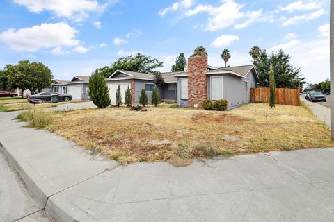 698 Tamarack Ln, Lemoore, CA 93245 photo 32