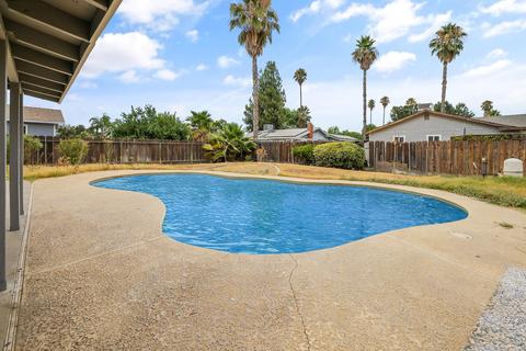 698 Tamarack Ln, Lemoore, CA 93245 photo 27