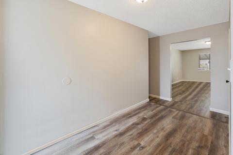 698 Tamarack Ln, Lemoore, CA 93245 photo 4