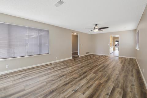 698 Tamarack Ln, Lemoore, CA 93245 photo 7