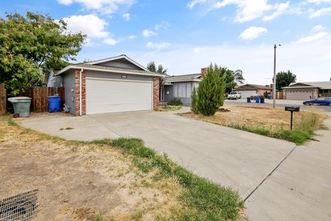 698 Tamarack Ln, Lemoore, CA 93245 photo 31