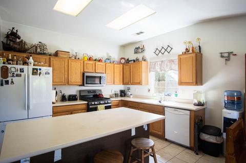 1902 E Monte Verde Ave, Visalia, CA 93292 photo 8