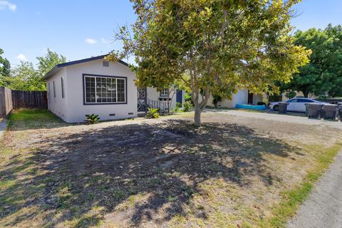 911 E Myrtle Ave, Visalia, CA 93292 photo 3