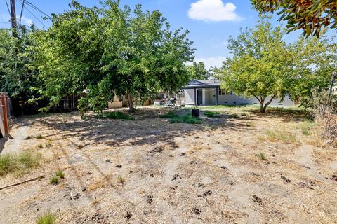 911 E Myrtle Ave, Visalia, CA 93292 photo 19