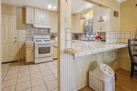 911 E Myrtle Ave, Visalia, CA 93292 photo 10