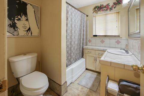 911 E Myrtle Ave, Visalia, CA 93292 photo 15