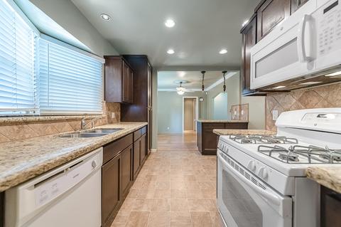 1143 E Sequoia Ave, Tulare, CA 93274 photo 17