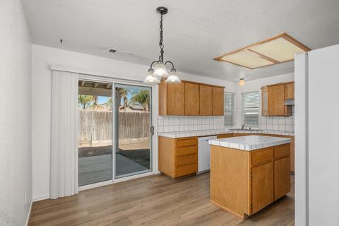 699 Marin Dr, Lemoore, CA 93245 photo 9
