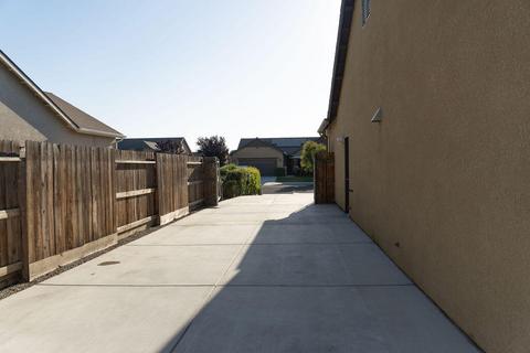 1054 Geneva Dr, Lemoore, CA 93245 photo 40