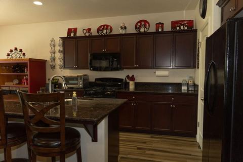 1054 Geneva Dr, Lemoore, CA 93245 photo 6