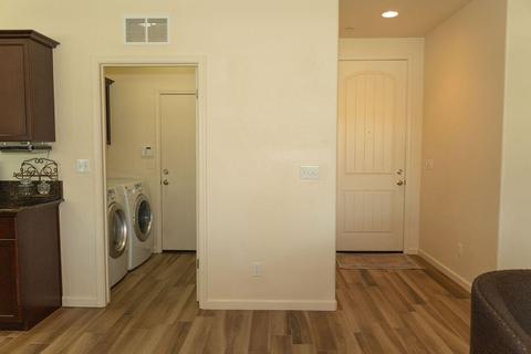 1054 Geneva Dr, Lemoore, CA 93245 photo 12