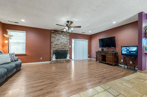 1685 E Frances Ave, Tulare, CA 93274 photo 7