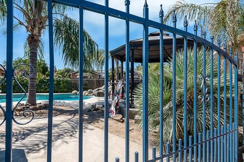 1685 E Frances Ave, Tulare, CA 93274 photo 4