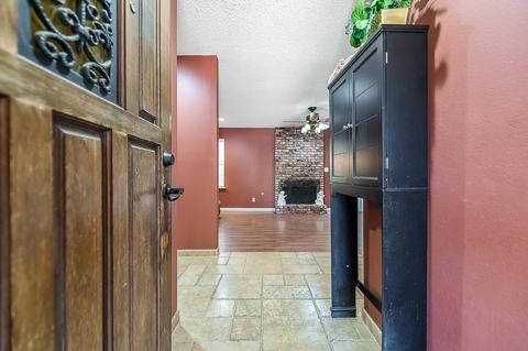1685 E Frances Ave, Tulare, CA 93274 photo 6
