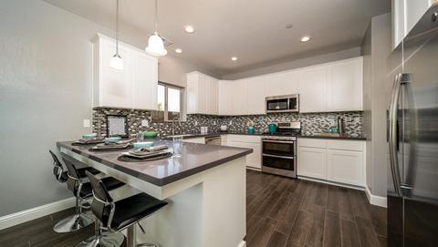 1043 E Seeger Ave, Visalia, CA 93292 photo 3
