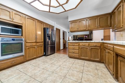 203 E Arlen Ave, Visalia, CA 93277 photo 16