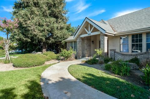 203 E Arlen Ave, Visalia, CA 93277 photo 4