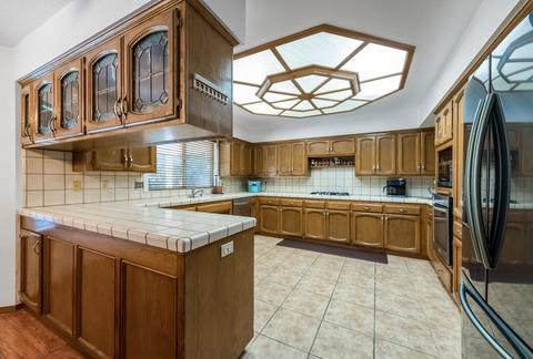 203 E Arlen Ave, Visalia, CA 93277 photo 12