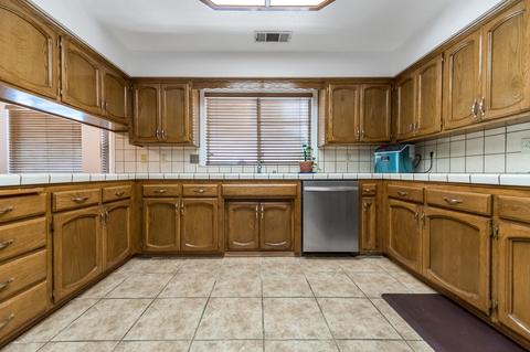 203 E Arlen Ave, Visalia, CA 93277 photo 14