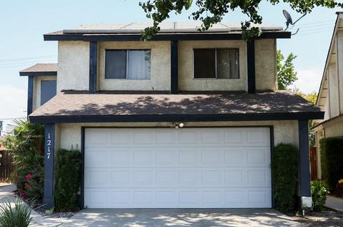 1217 E Ferguson, Visalia, CA 93291 photo 1