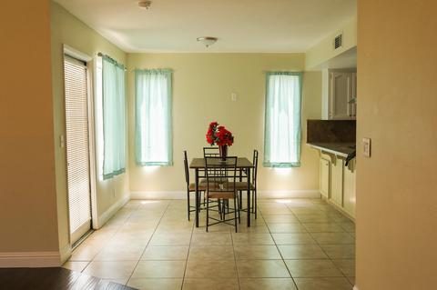 1217 E Ferguson, Visalia, CA 93291 photo 6
