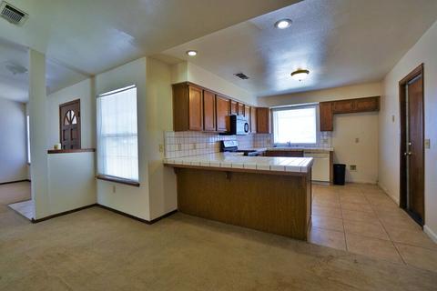 798 Heath Ct, Lemoore, CA 93245 photo 12