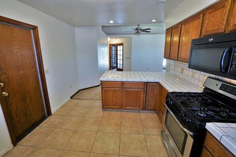 798 Heath Ct, Lemoore, CA 93245 photo 16