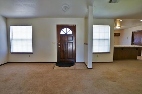 798 Heath Ct, Lemoore, CA 93245 photo 6