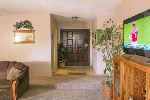 239 E Linzmeier Dr, Dinuba, CA 93618 photo 7